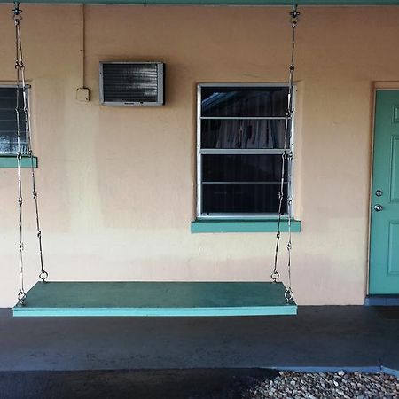 Campbell Motel Cocoa Bagian luar foto