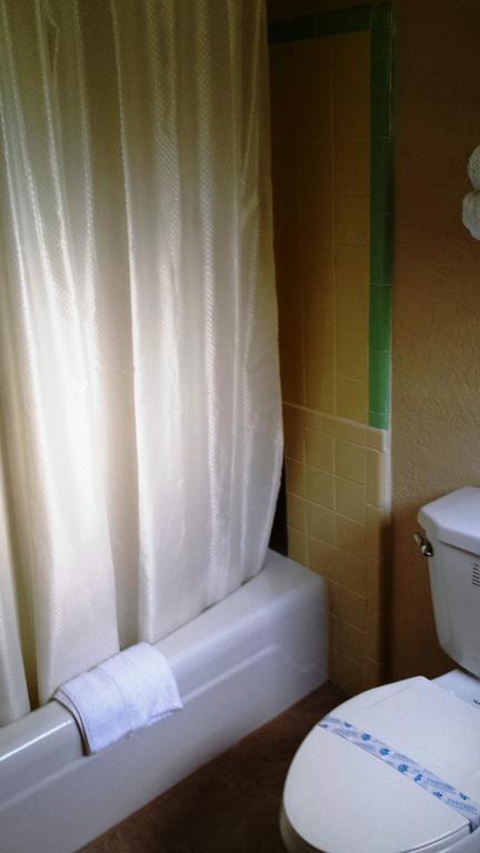Campbell Motel Cocoa Bagian luar foto