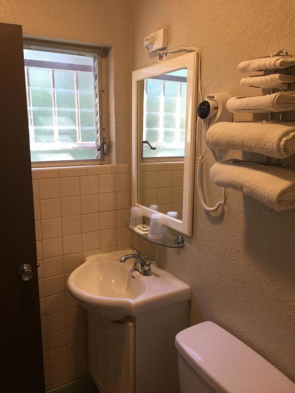 Campbell Motel Cocoa Bagian luar foto
